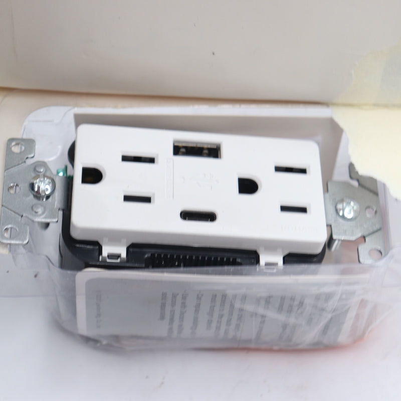 Leviton Decora Duplex Receptacle Outlet USB Charger White 15A/125V T5633-BW