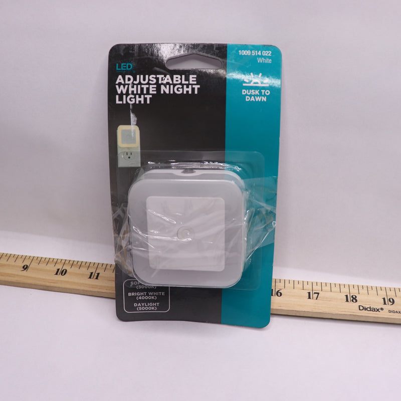 Adjustable Plug-In LED Light with Automatic Dusk to Dawn White 1009 514 002