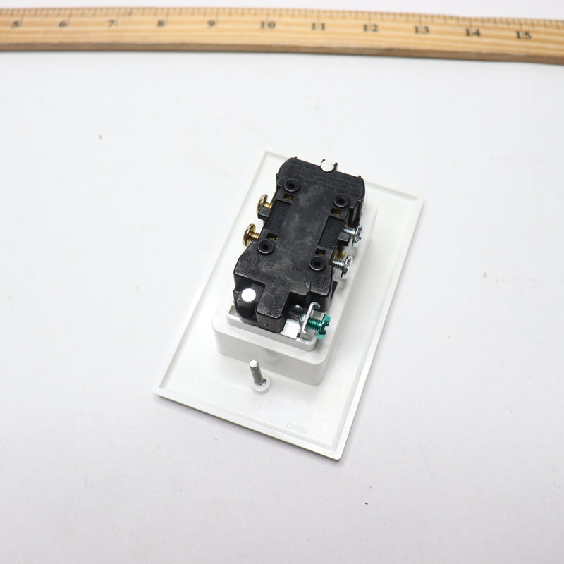 Leviton Recessed Receptacle White 15A 689-W