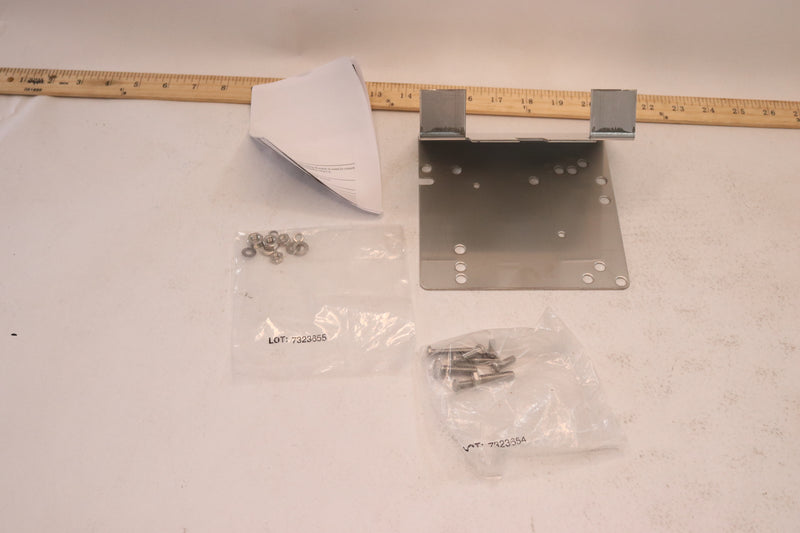 nVent Universal Mounting Bracket with Hardware Comp-Parts-Umb R263757-000
