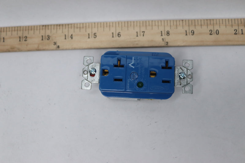 Hubbell Duplex Straight Blade Devices 2-Pole 3-Wire Grounding 3.8 Amp 5 Volt DC