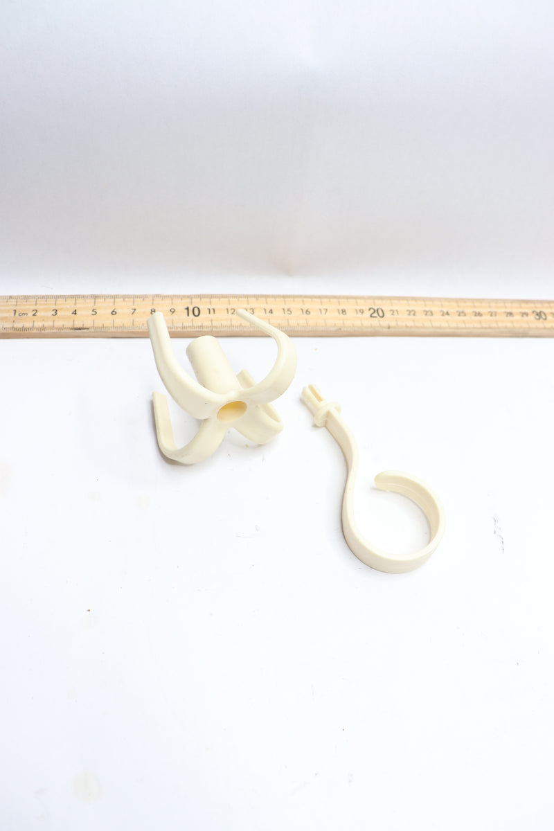 Shein Adjustable Storage Hook Plastic Multifunction Punch-free